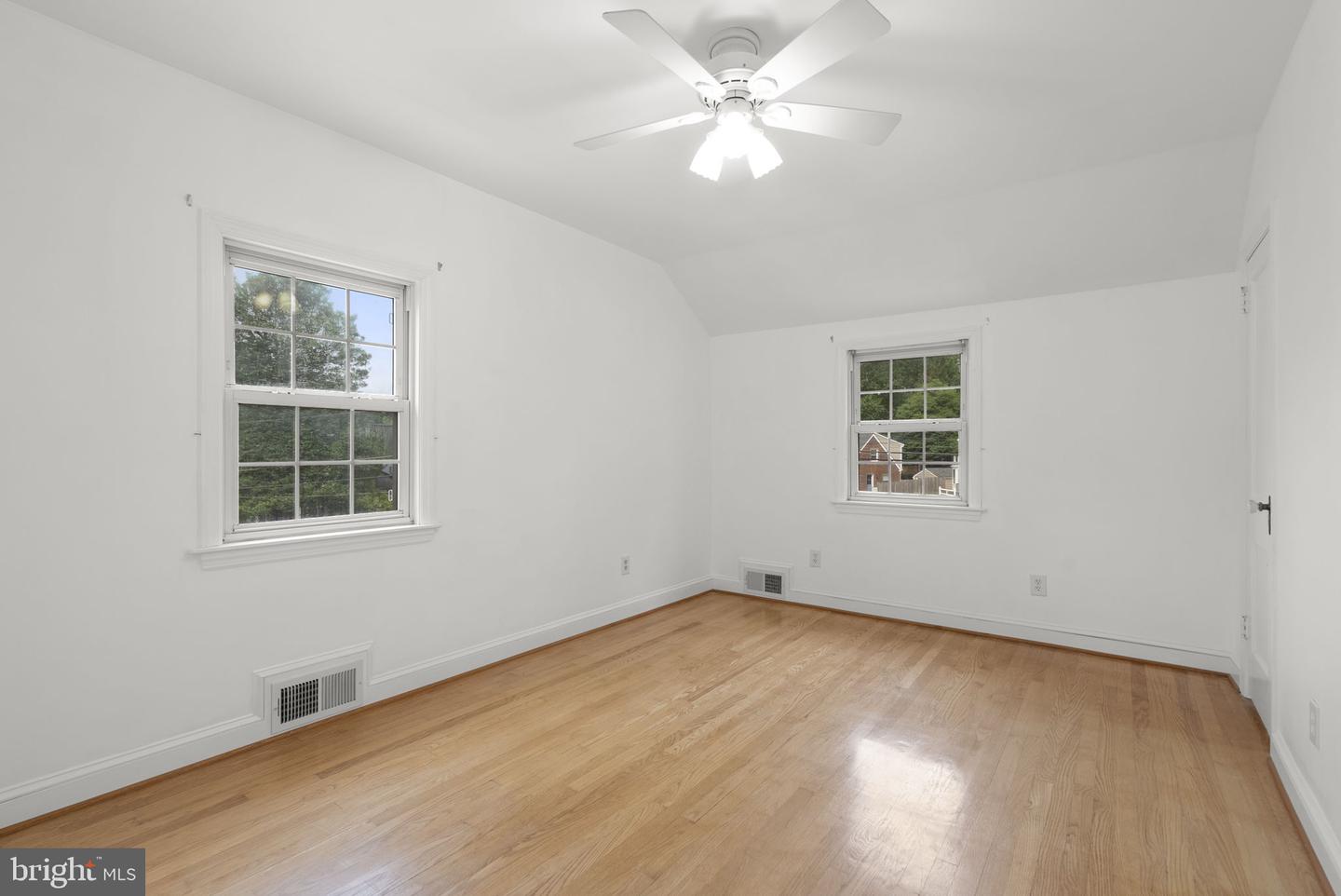 10511 Lorain Ave Property Photo 23