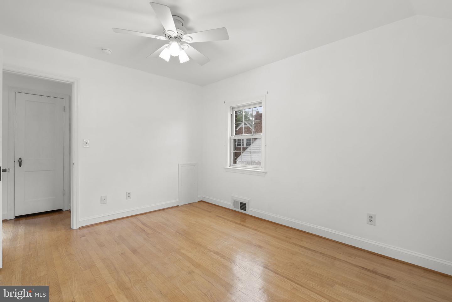 10511 Lorain Ave Property Photo 24