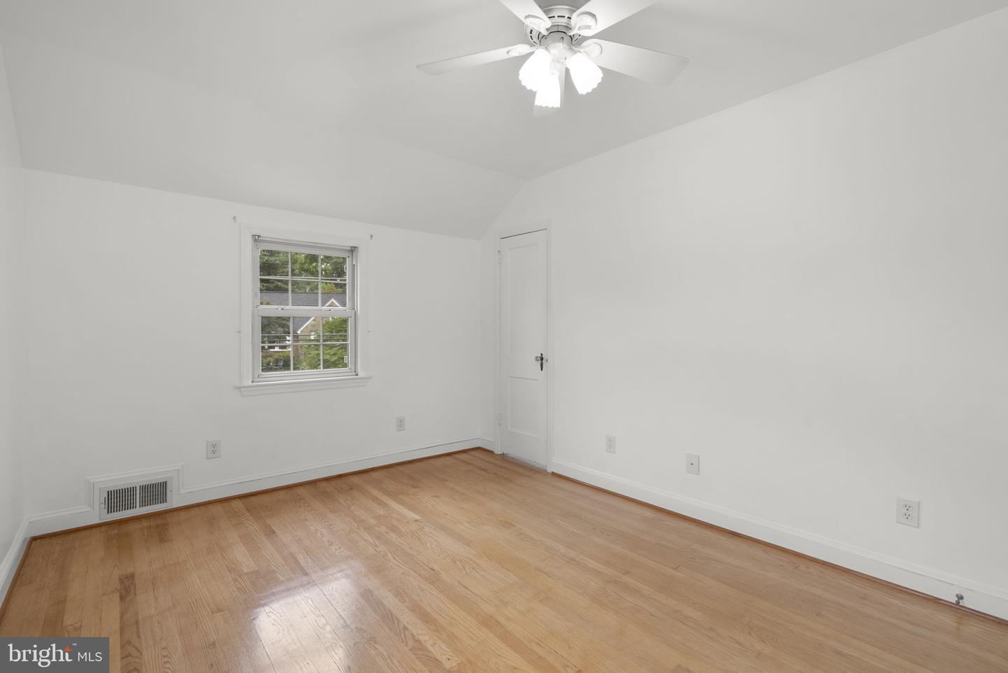 10511 Lorain Ave Property Photo 26