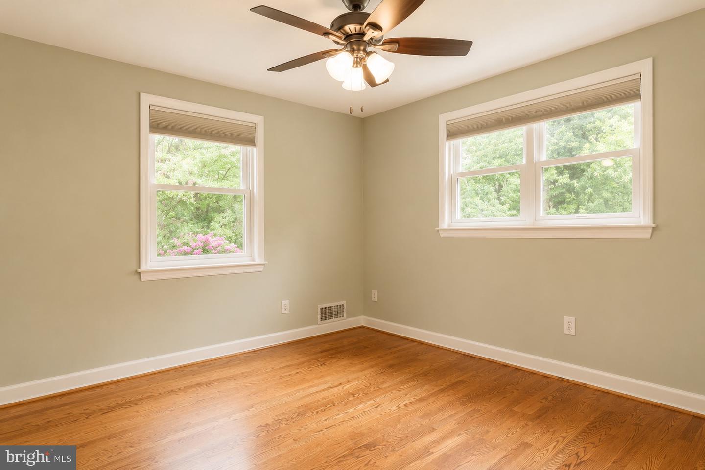 537 E Indian Spring Dr Property Photo 6