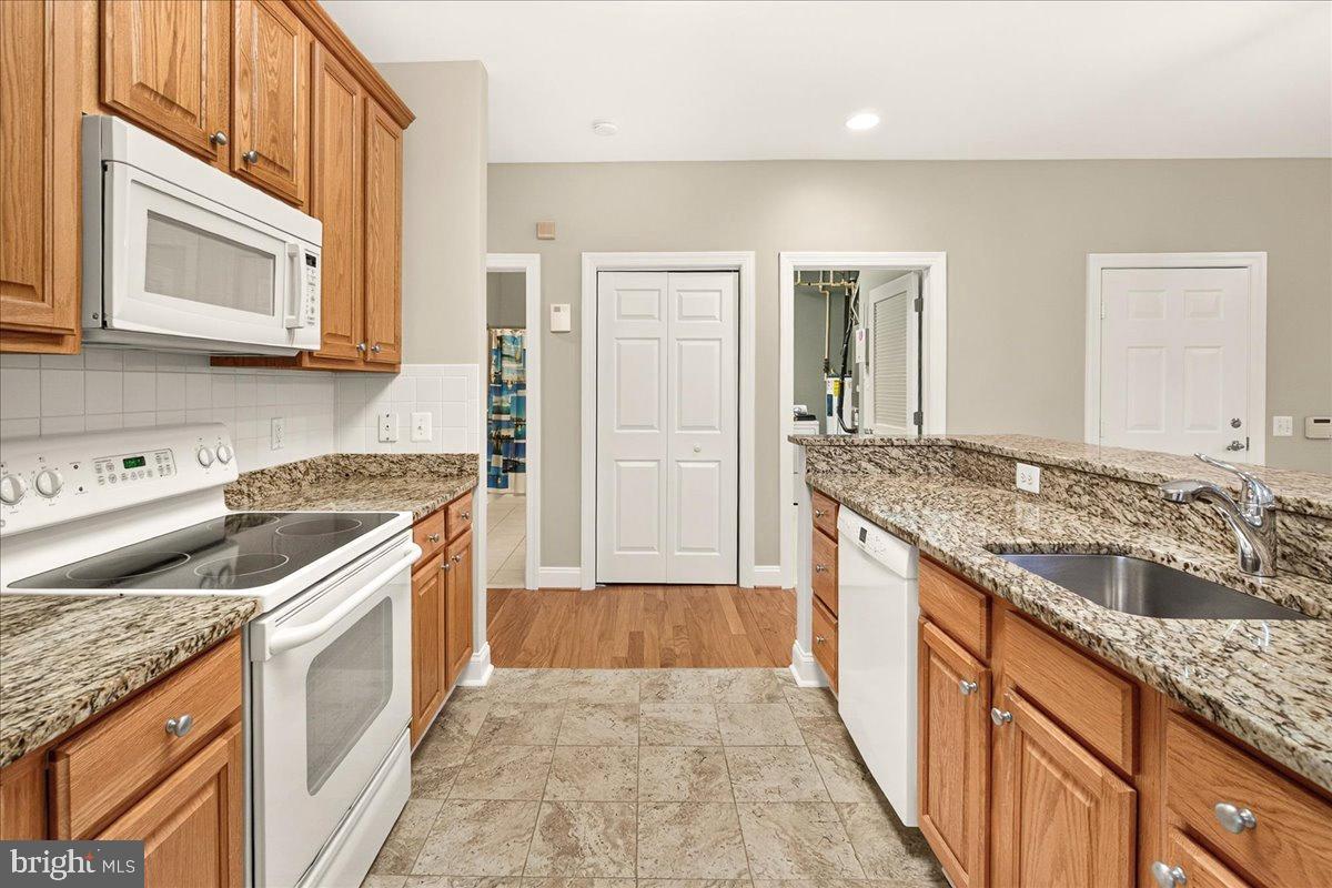 9714 Winery Ct #9714 Property Photo 12