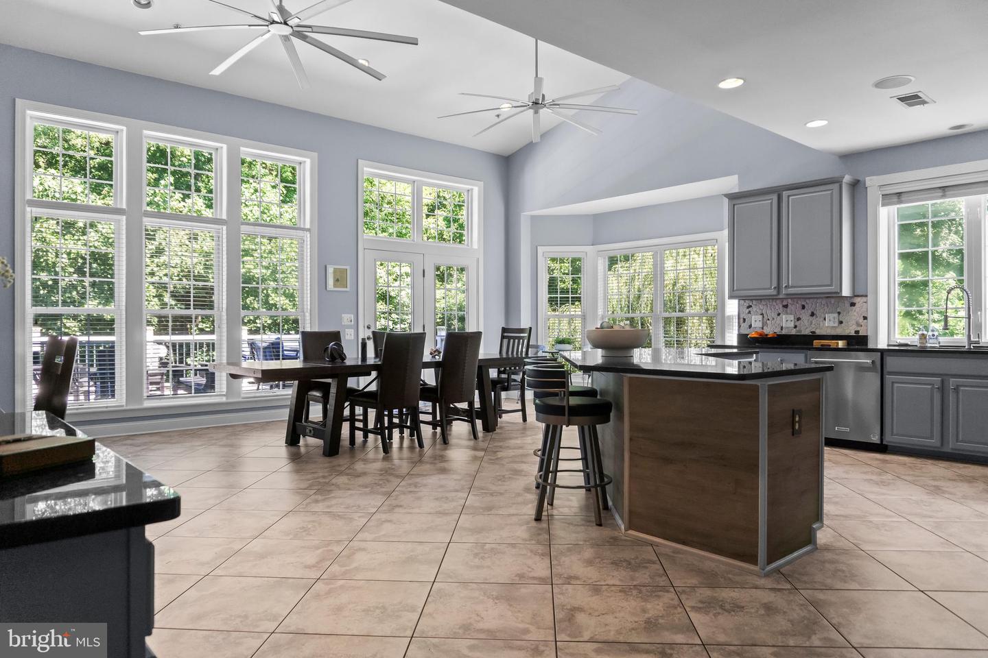 18634 Woodgate Pl Property Photo 12