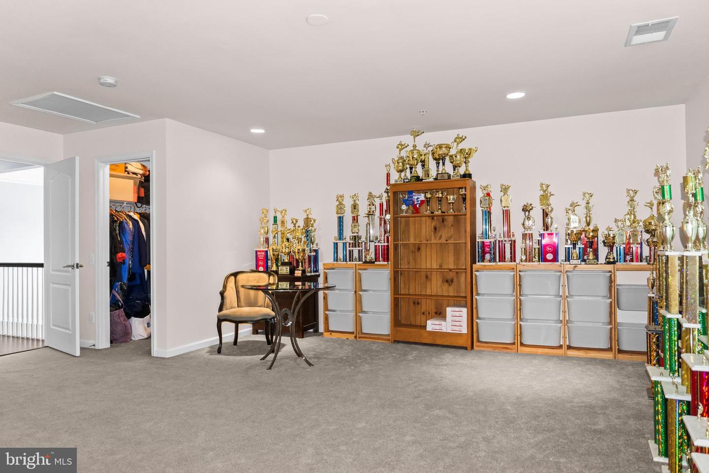 18634 Woodgate Pl Property Photo 48