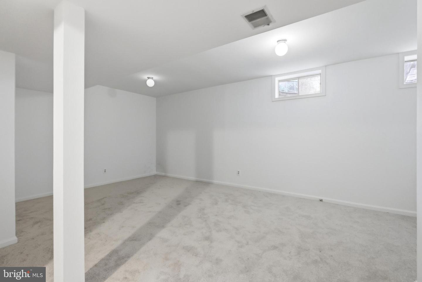 12423 Loft Ln Property Photo 32