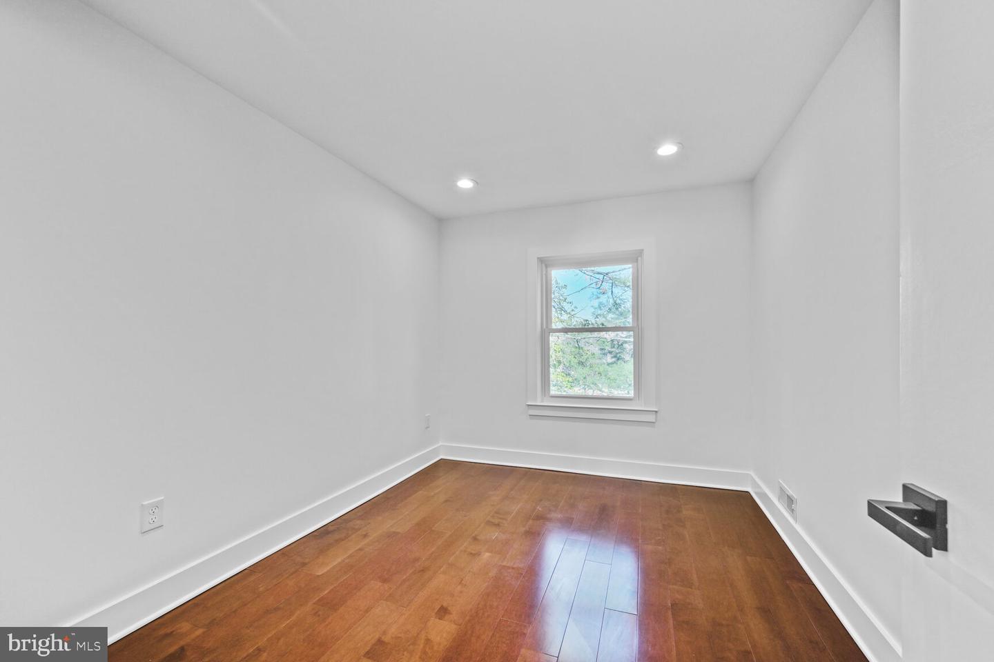 10222 Arizona Cir #18 Property Photo 13