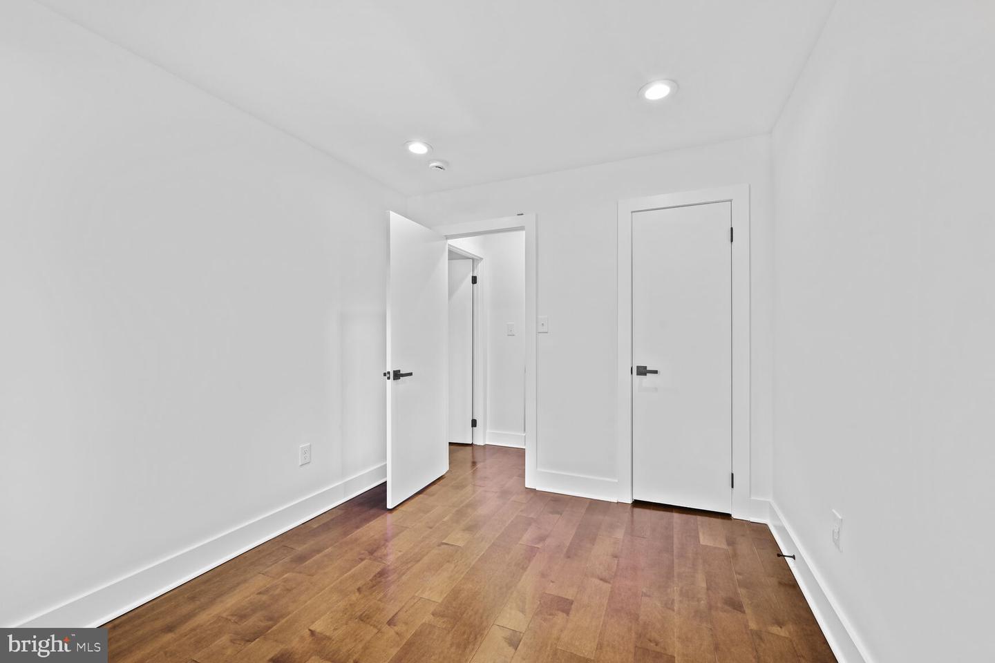 10222 Arizona Cir #18 Property Photo 14