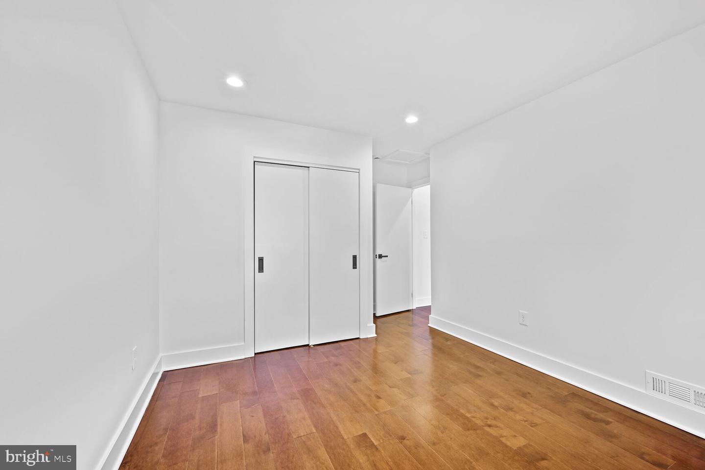 10222 Arizona Cir #18 Property Photo 16