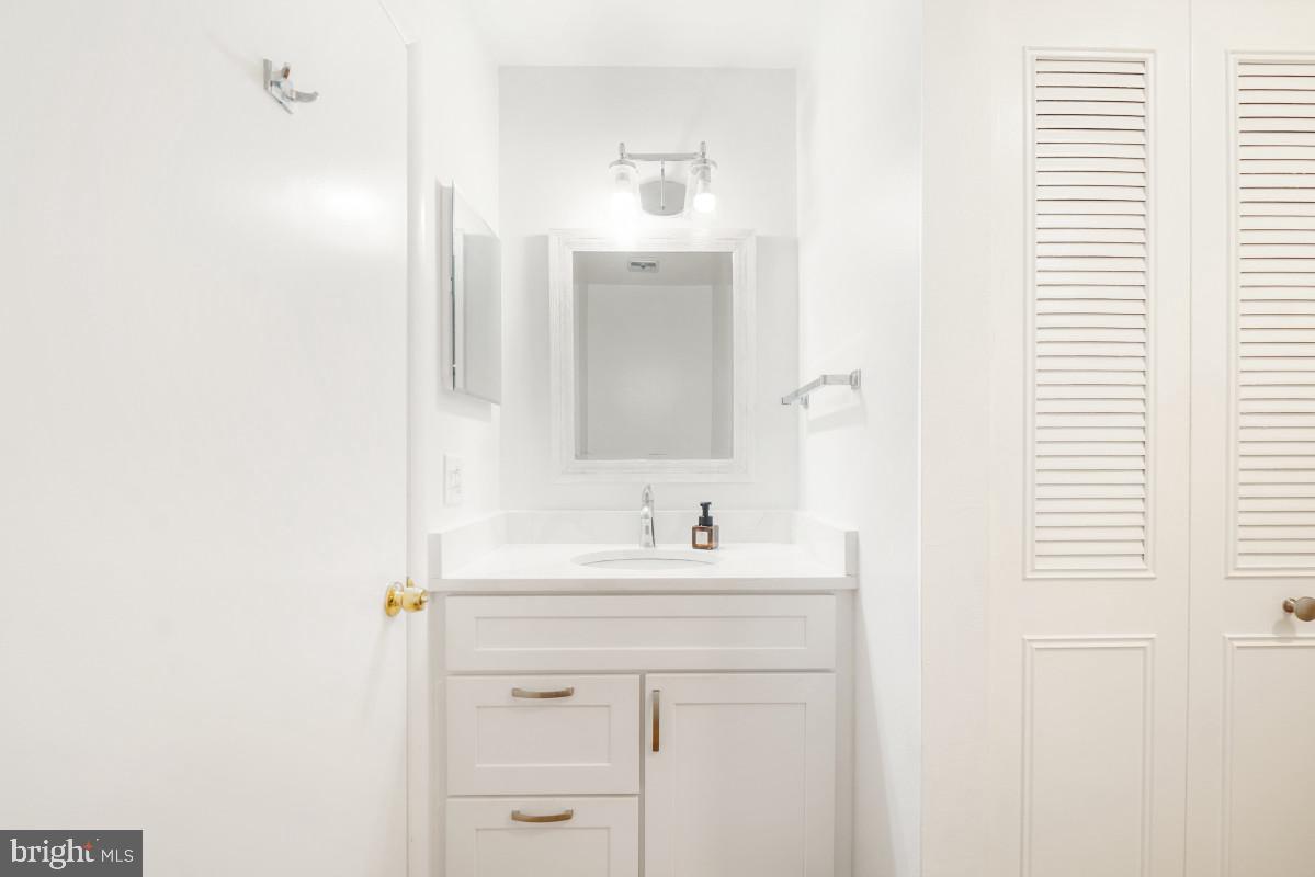 3466 Chiswick Ct #43-2a Property Photo 8