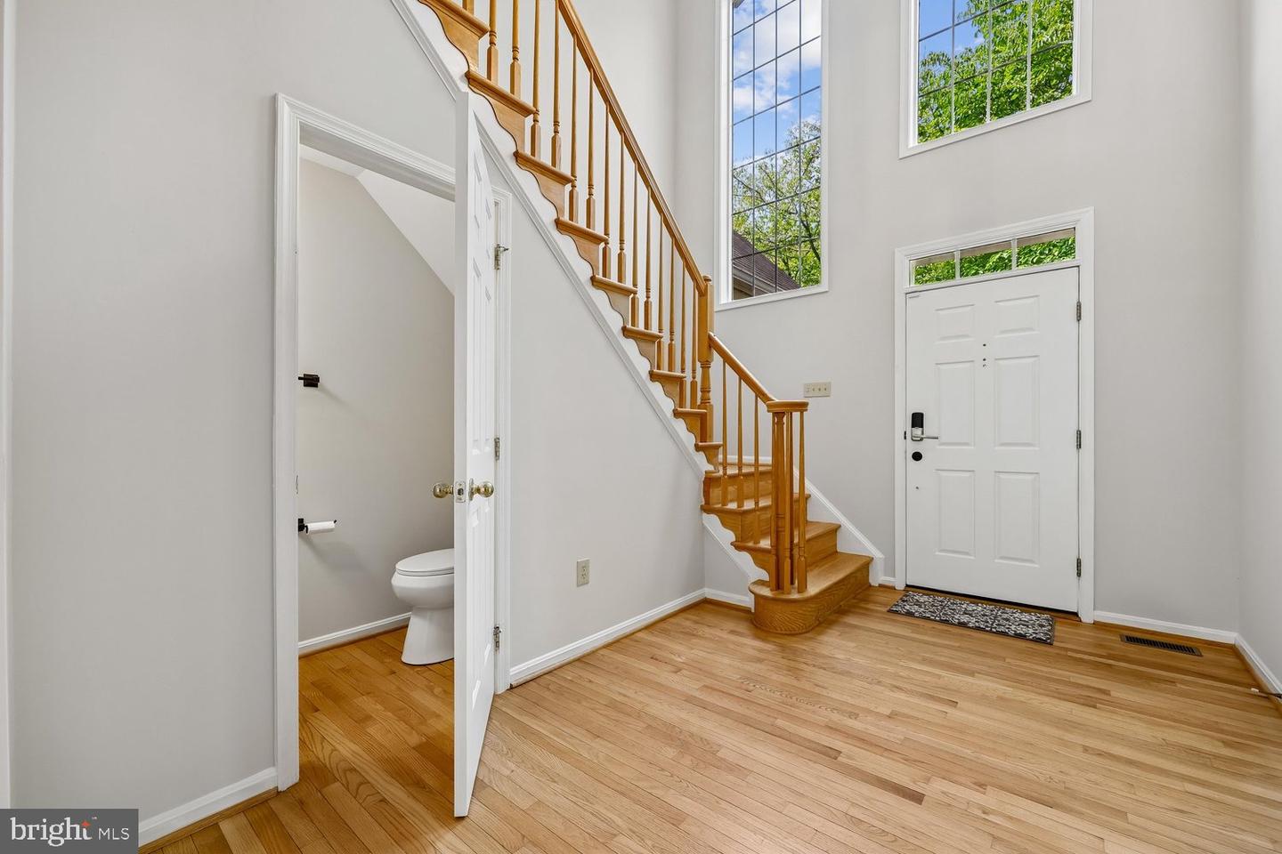2 Seneca Forest Ct Property Photo 5