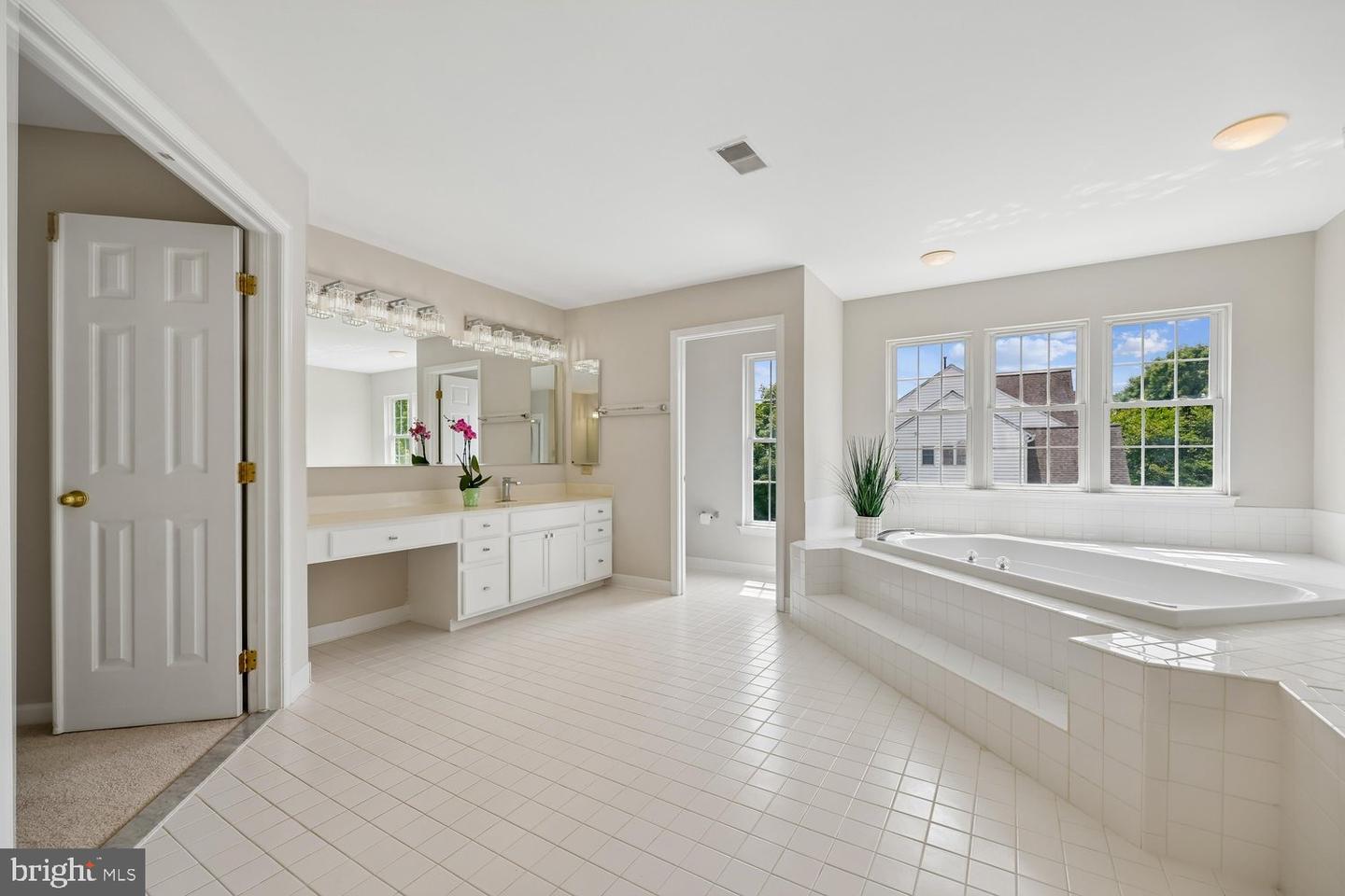 2 Seneca Forest Ct Property Photo 54