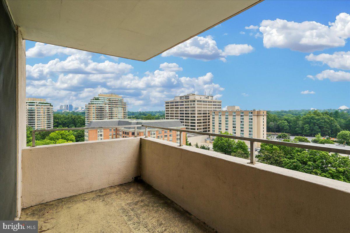 5500 Friendship Blvd #2108n Property Photo 18