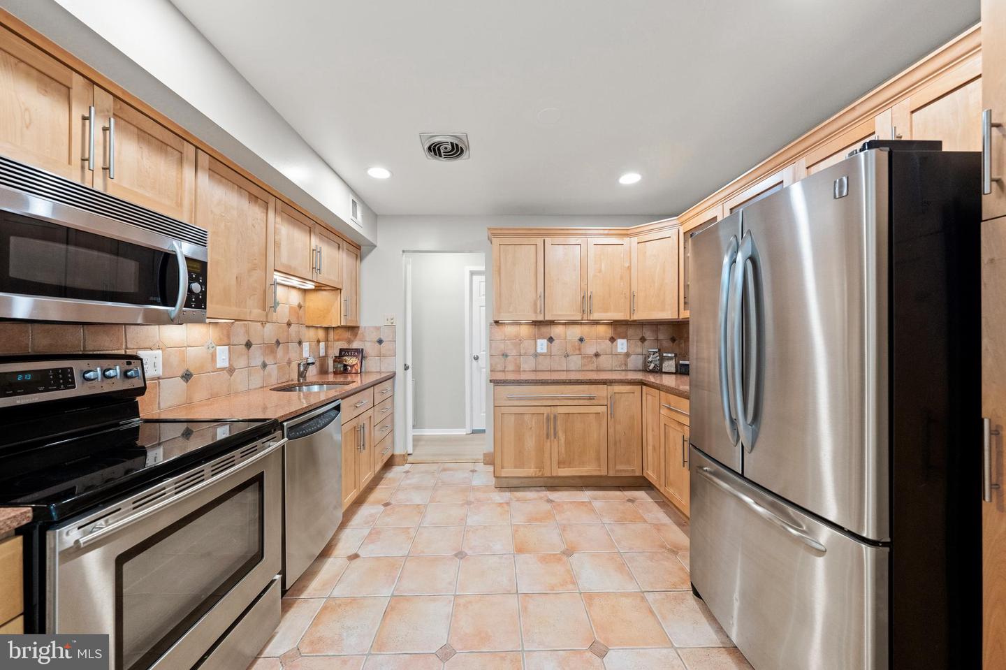 5809 Edson Ln #5809-304 Property Photo 11