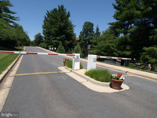 5809 Edson Ln #5809-304 Property Photo 25