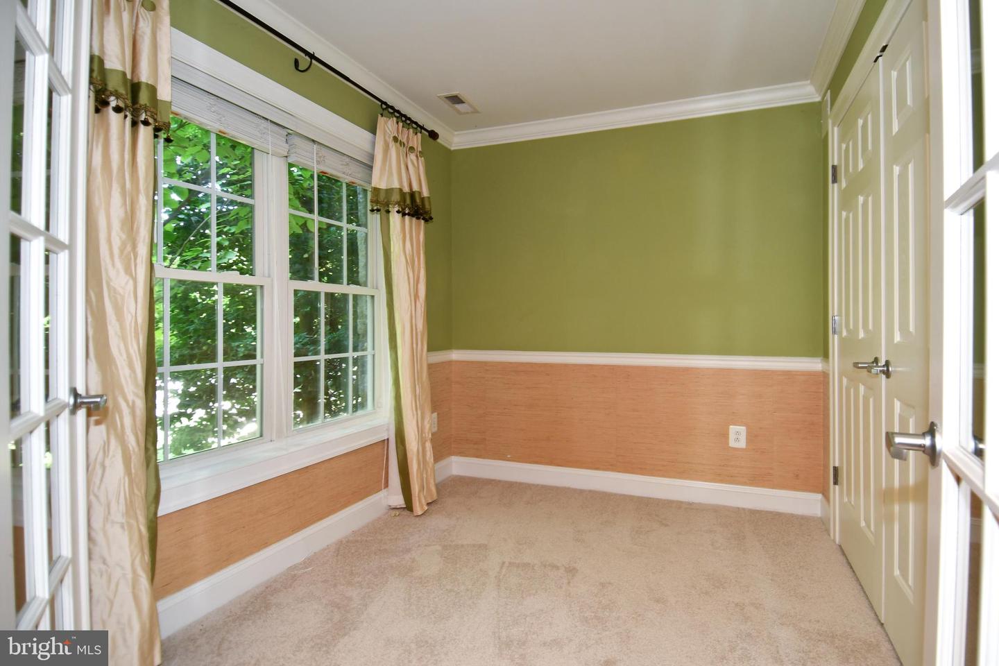 589 Cedar Spring St Property Photo 4