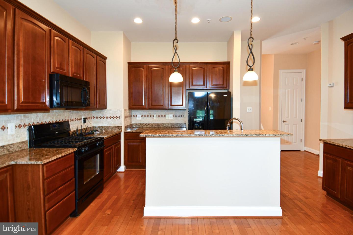 589 Cedar Spring St Property Photo 10