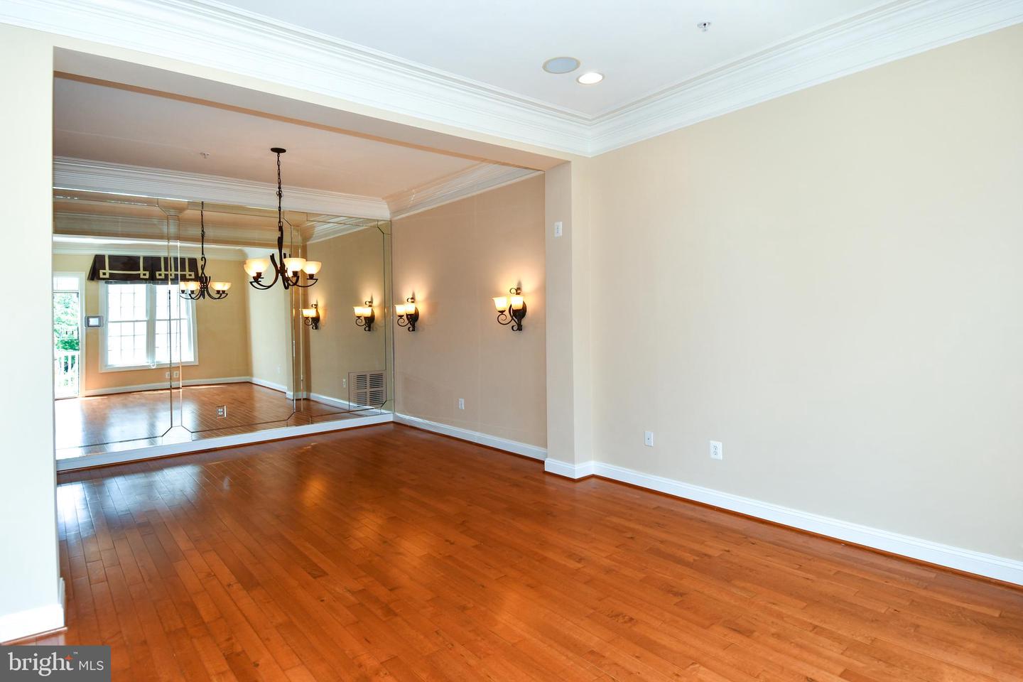 589 Cedar Spring St Property Photo 20