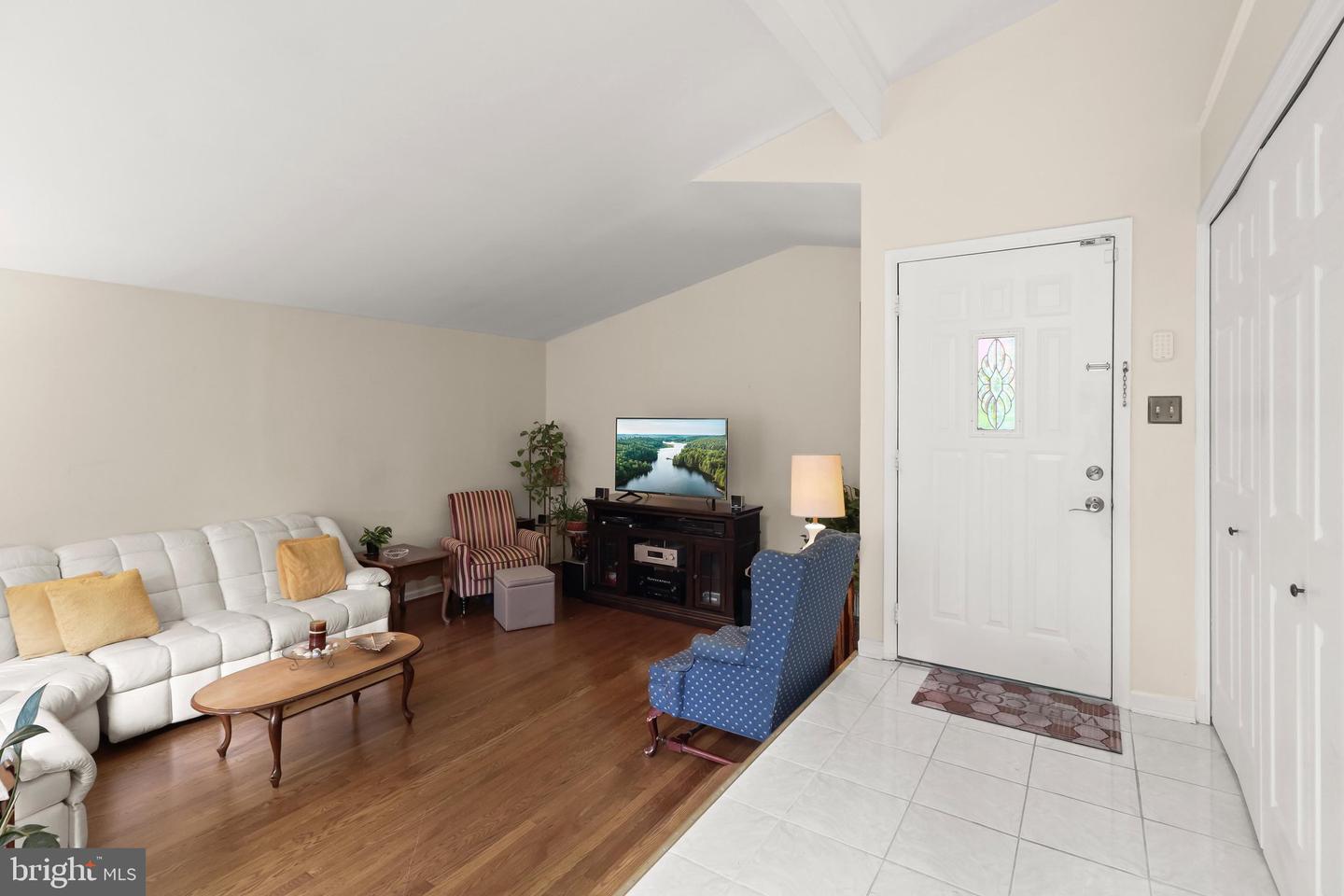 11400 Cloverhill Dr Property Photo 3