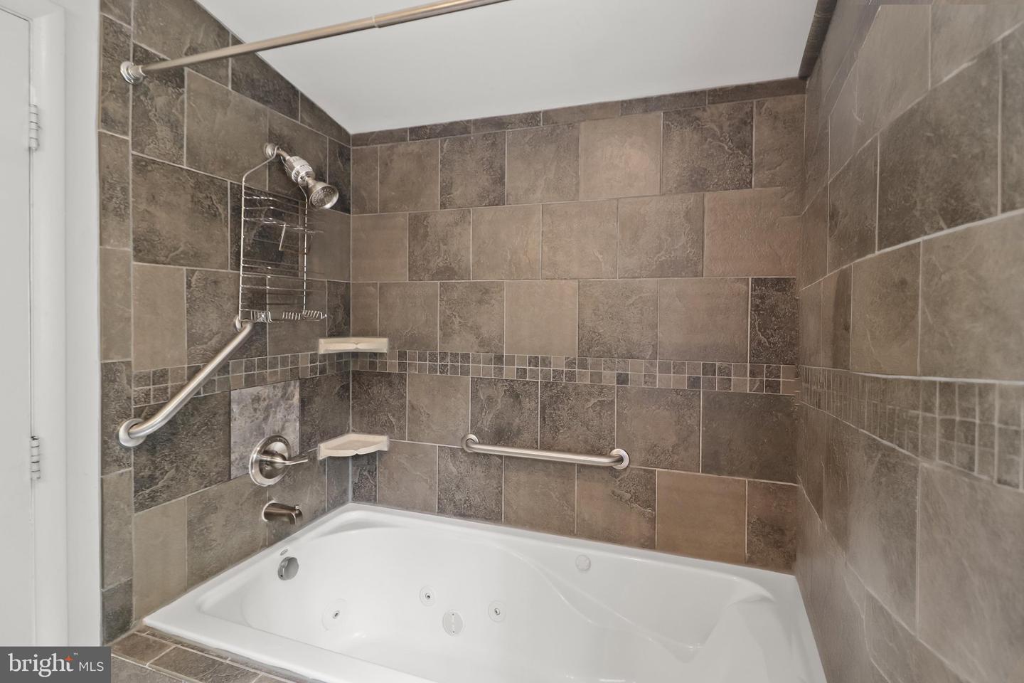 11400 Cloverhill Dr Property Photo 26