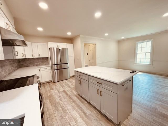 1016 Windrush Ln Property Photo 6