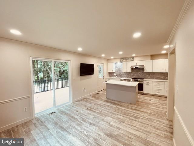 1016 Windrush Ln Property Photo 8