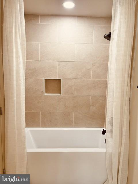 1016 Windrush Ln Property Photo 24