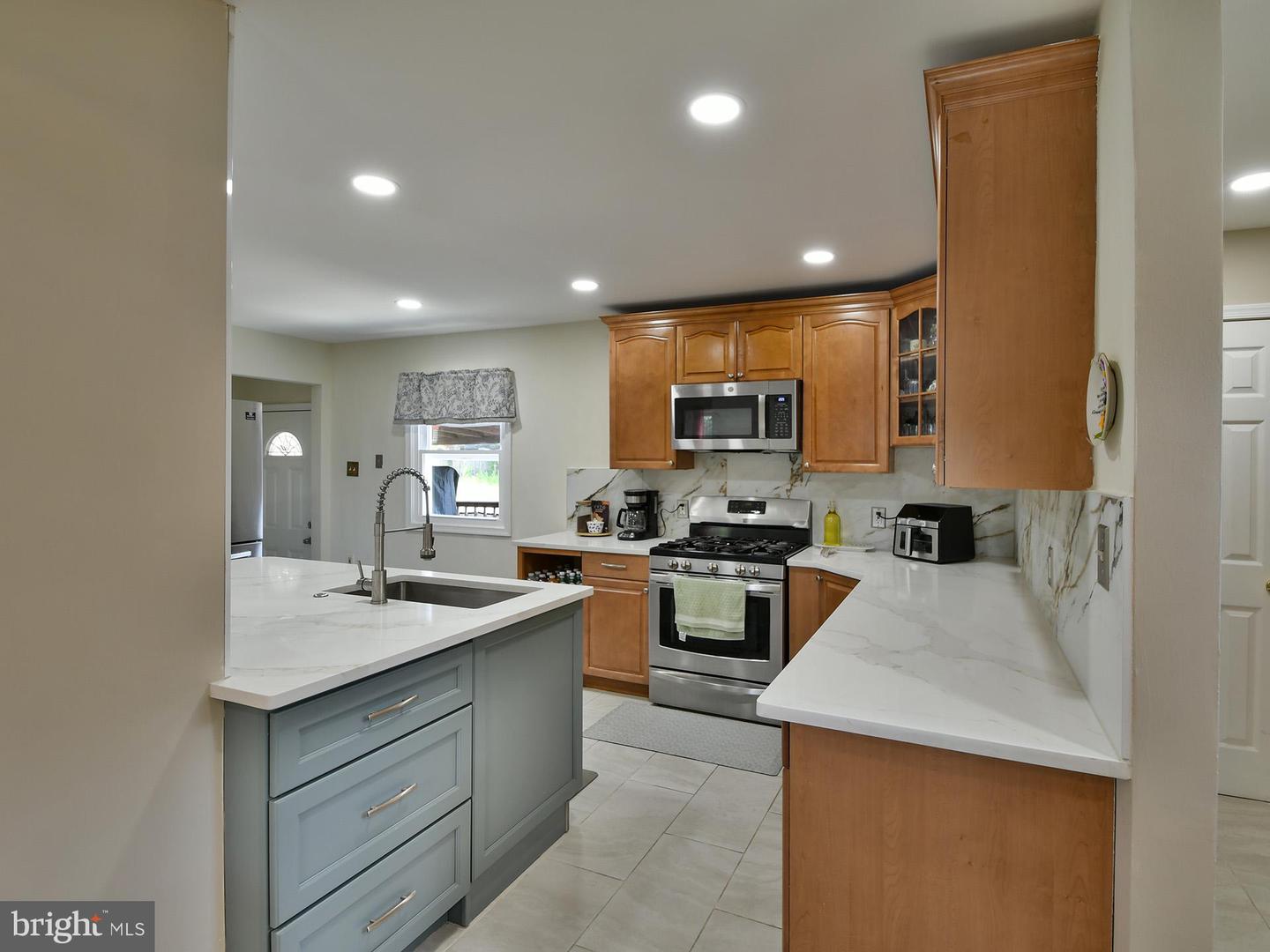 1201 Schindler Dr Property Photo 7