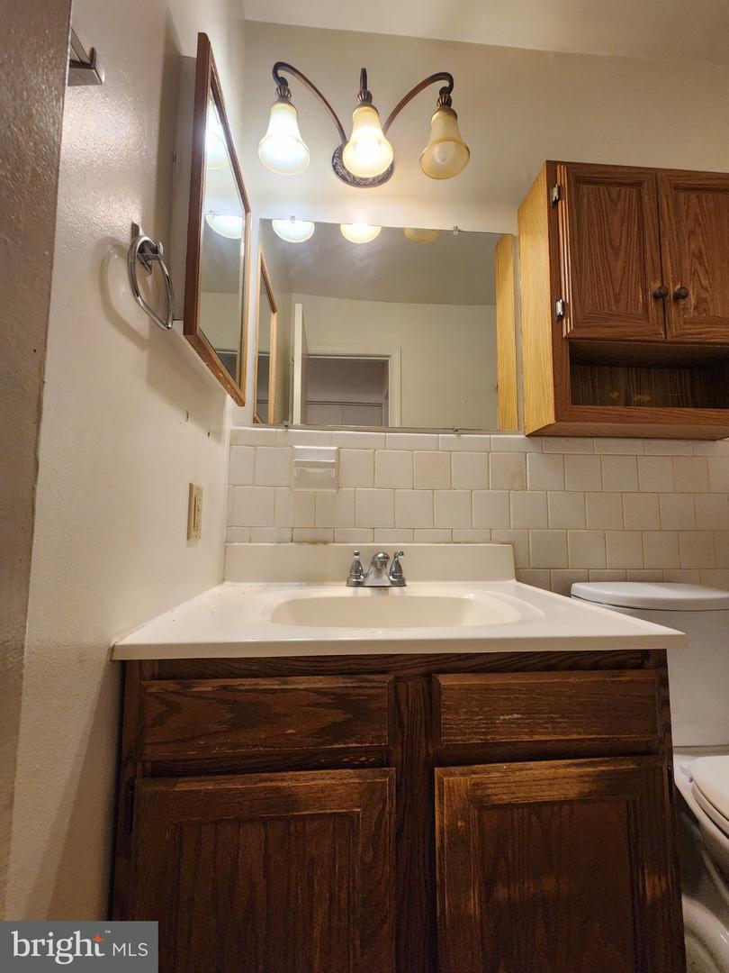 884 College Pkwy #302 Property Photo 17