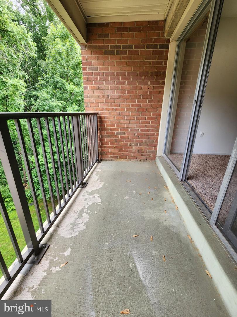 884 College Pkwy #302 Property Photo 20