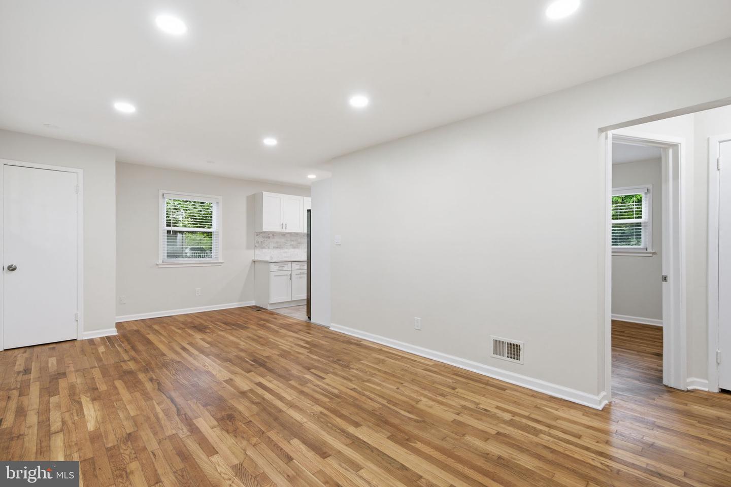18 Grandin Cir Property Photo 4