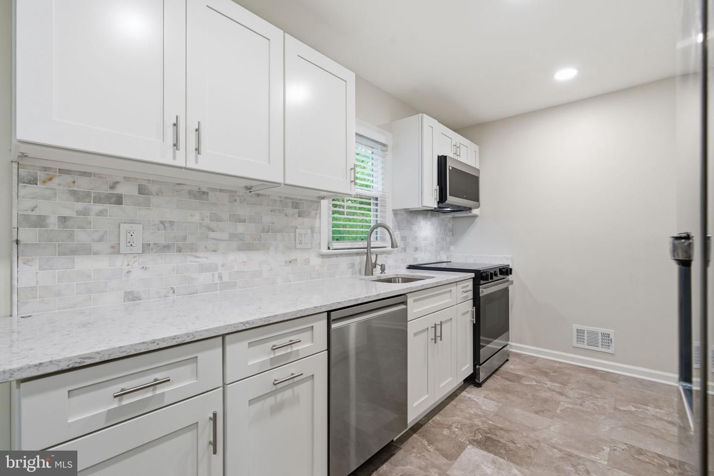 18 Grandin Cir Property Photo 11