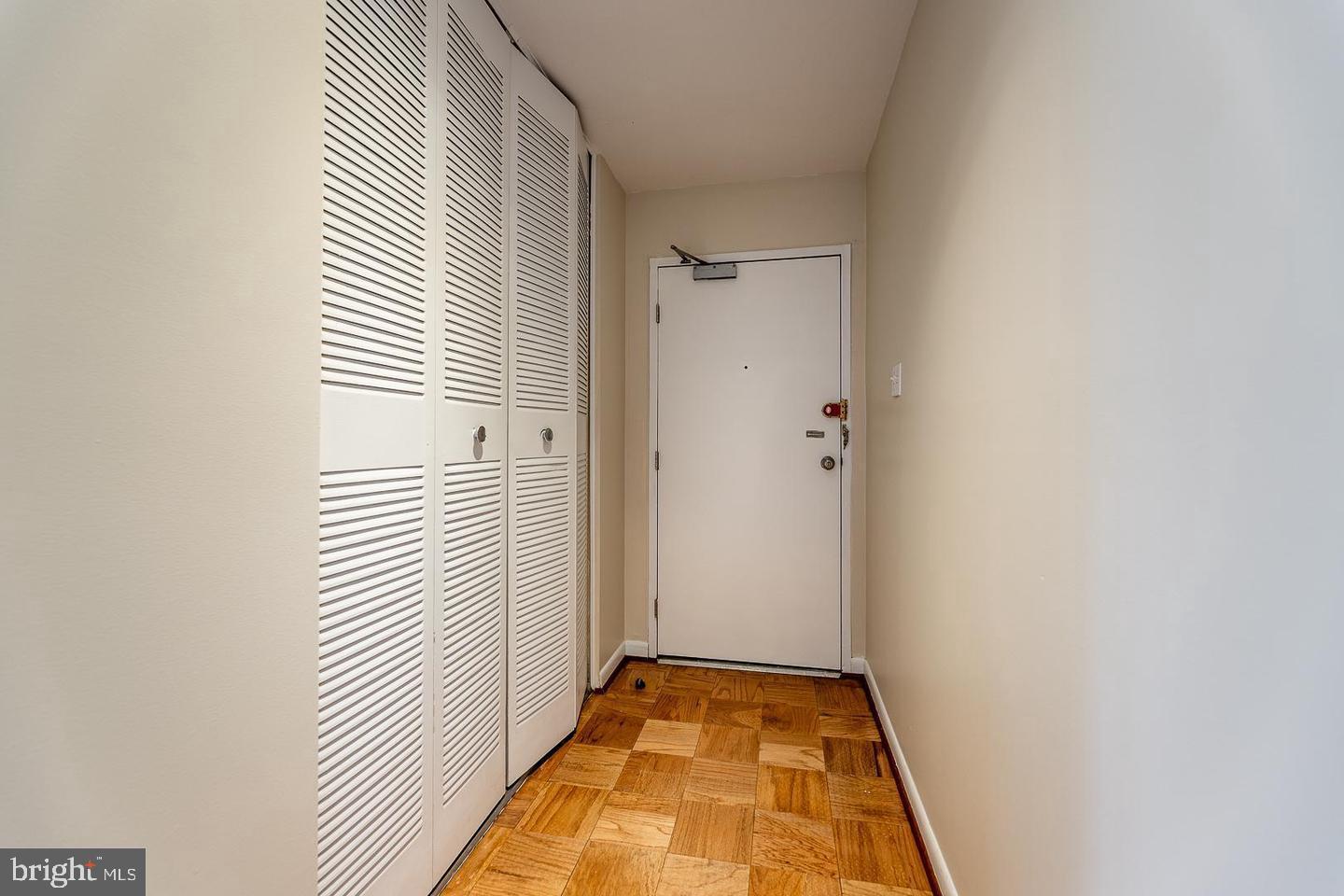10648 Montrose Ave #102 Property Photo 6