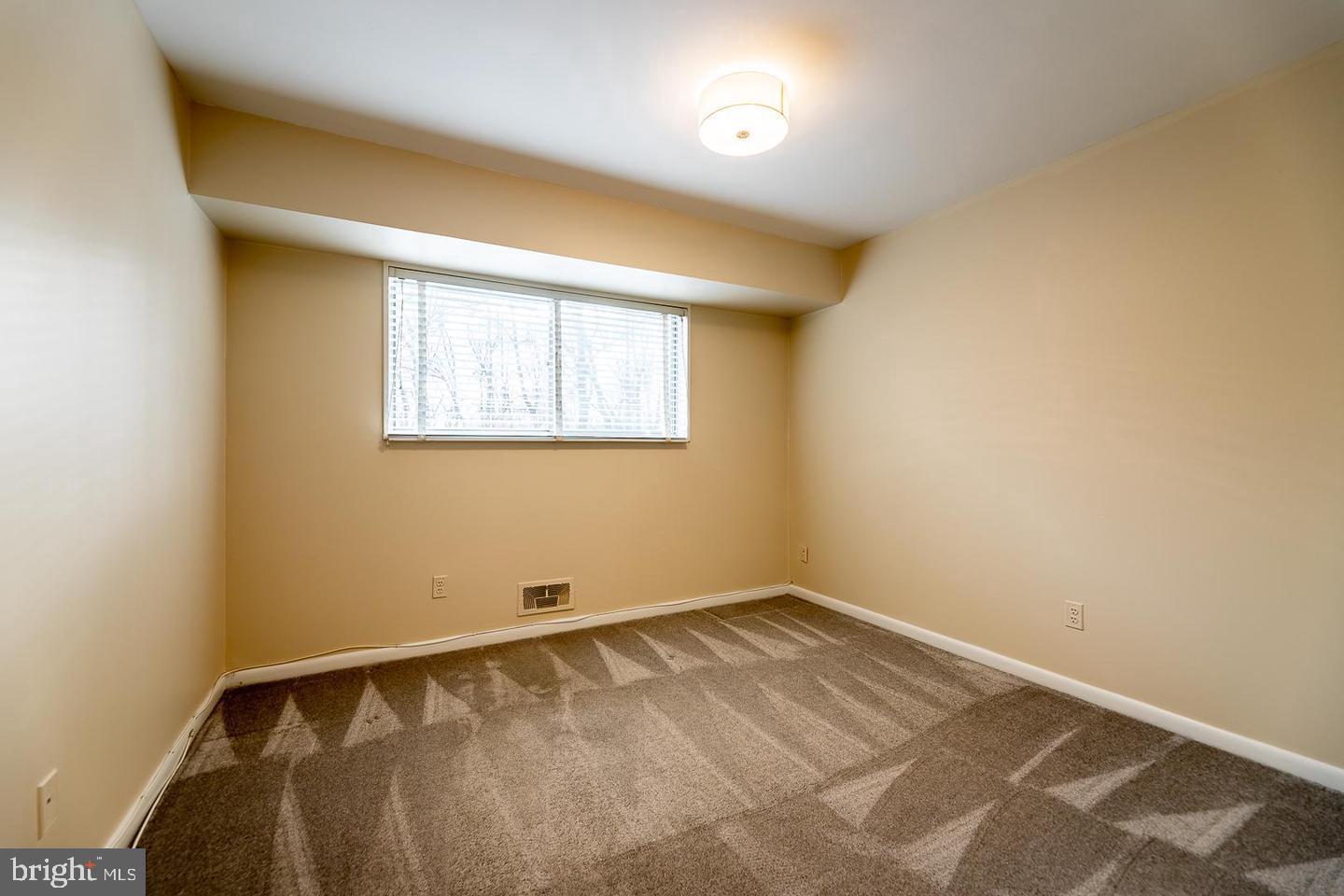 10648 Montrose Ave #102 Property Photo 9