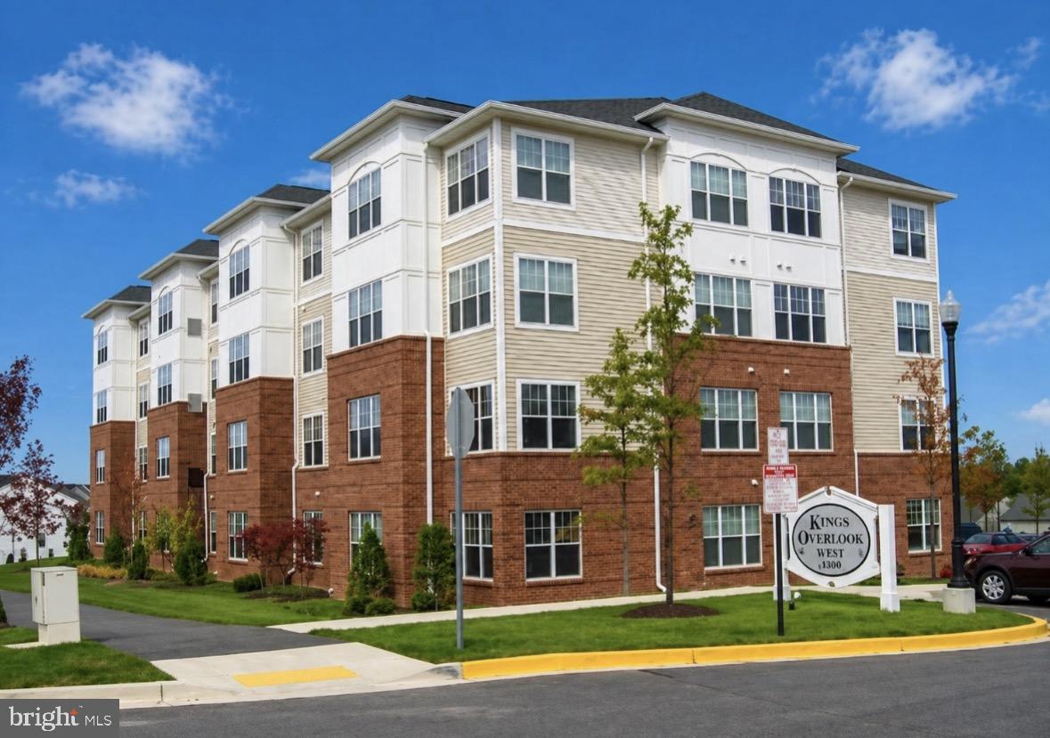 14241 Kings Crossing Blvd #311 Property Photo 1
