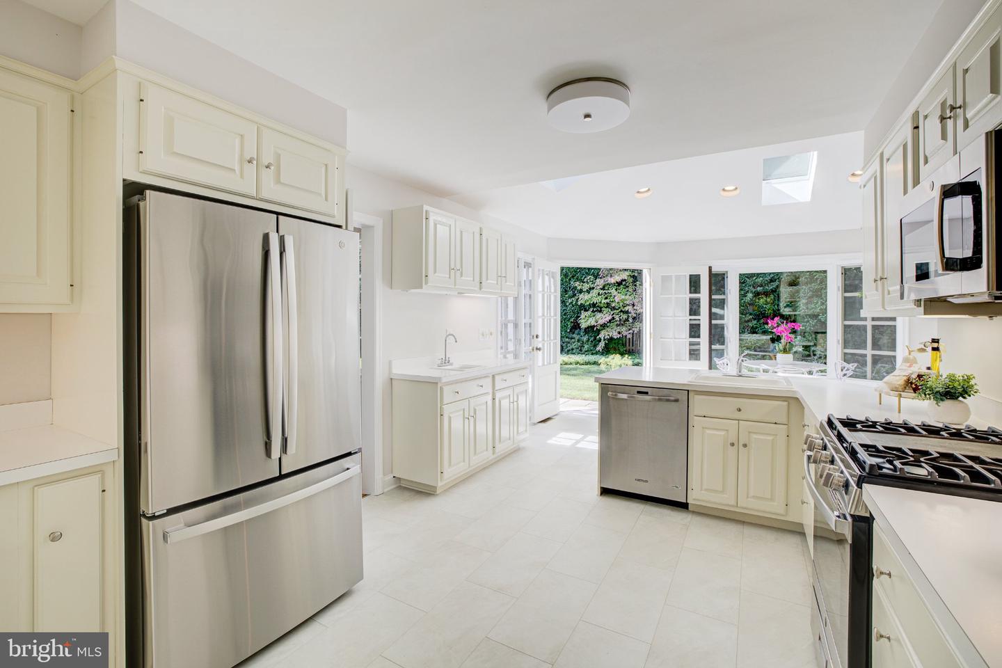 5016 Scarsdale Rd Property Photo 5