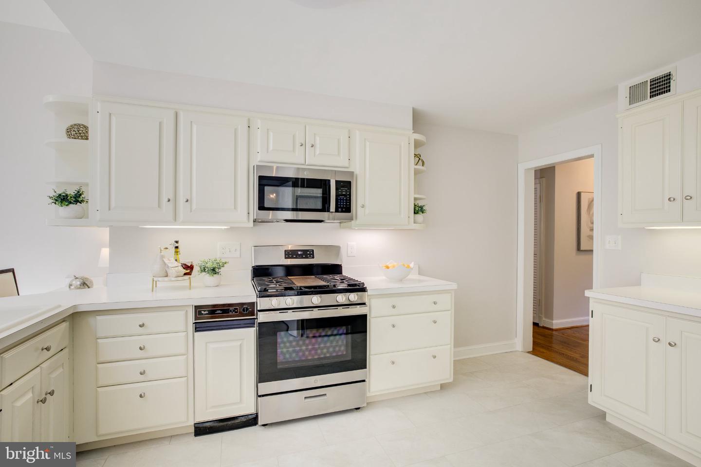 5016 Scarsdale Rd Property Photo 6