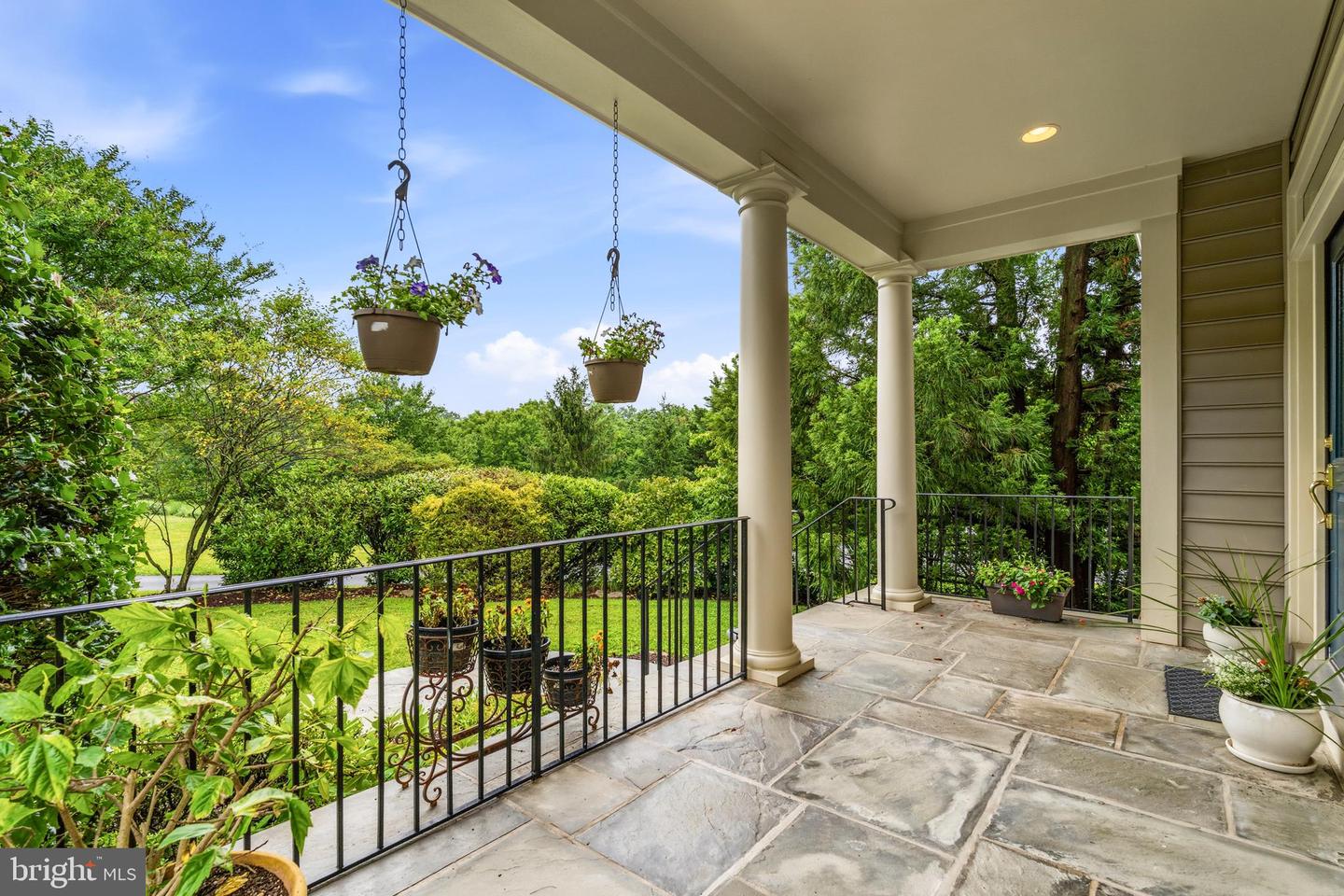 22409 Brook Point Way Property Photo 5