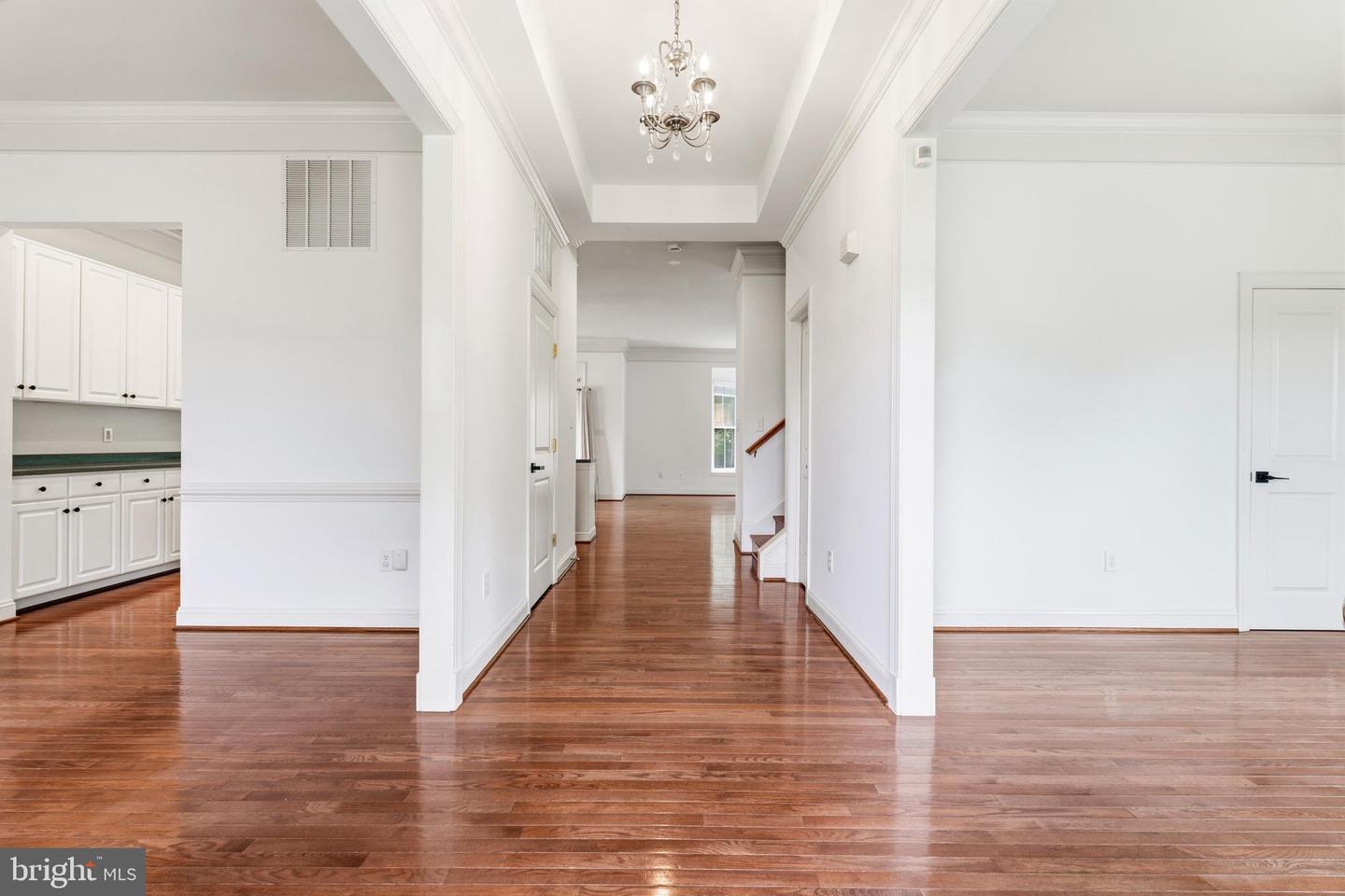 22409 Brook Point Way Property Photo 6