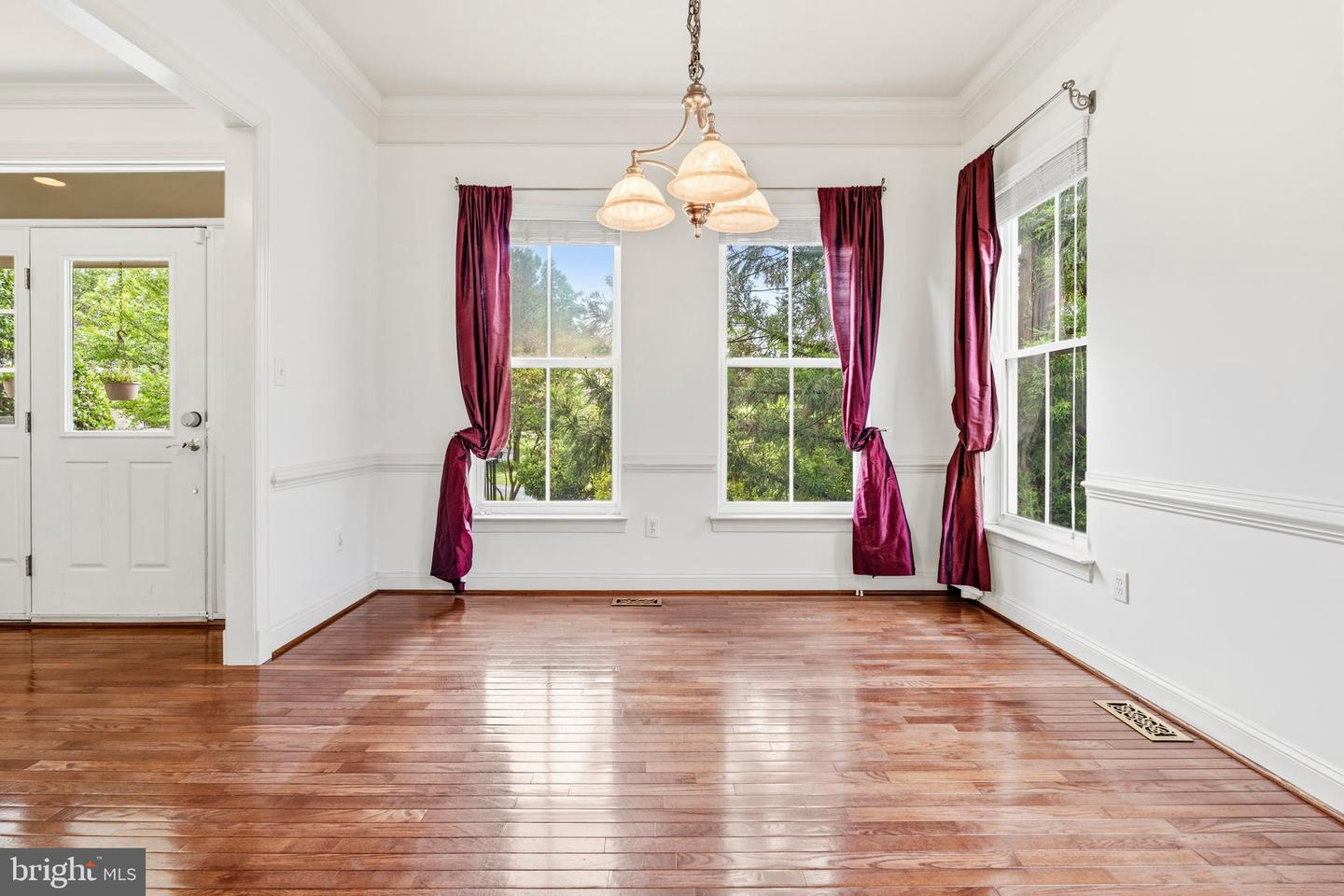 22409 Brook Point Way Property Photo 11