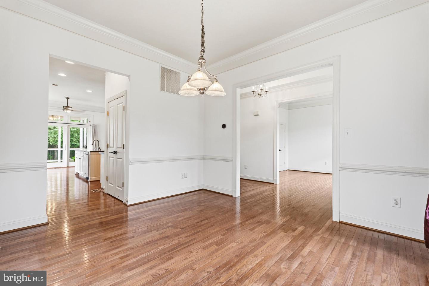 22409 Brook Point Way Property Photo 12