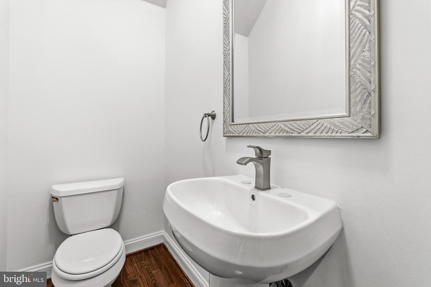 22409 Brook Point Way Property Photo 13