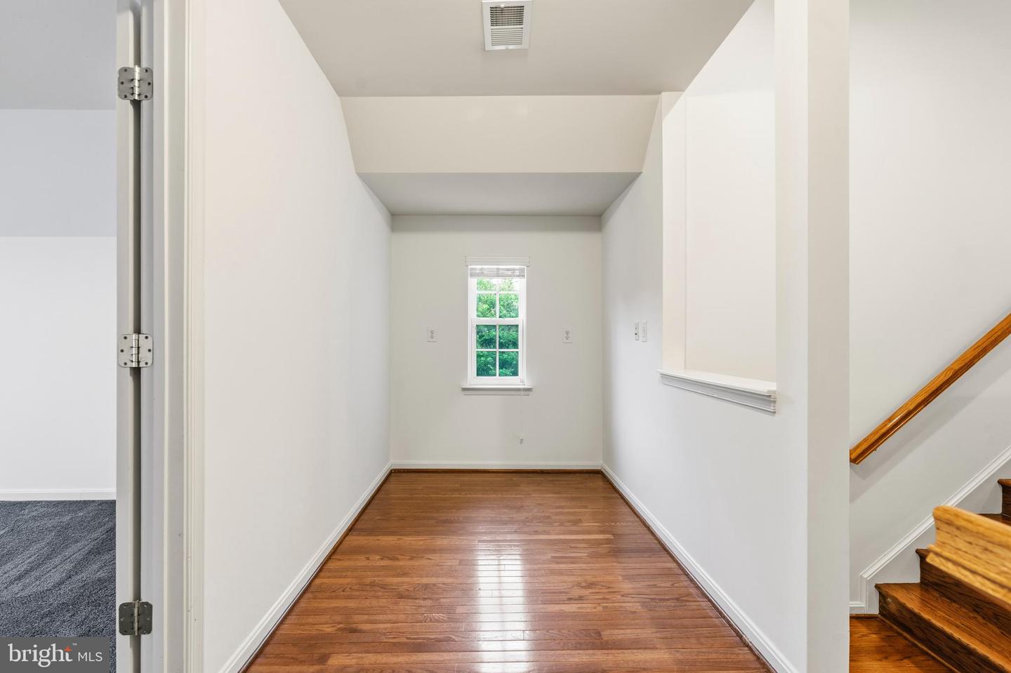 22409 Brook Point Way Property Photo 33