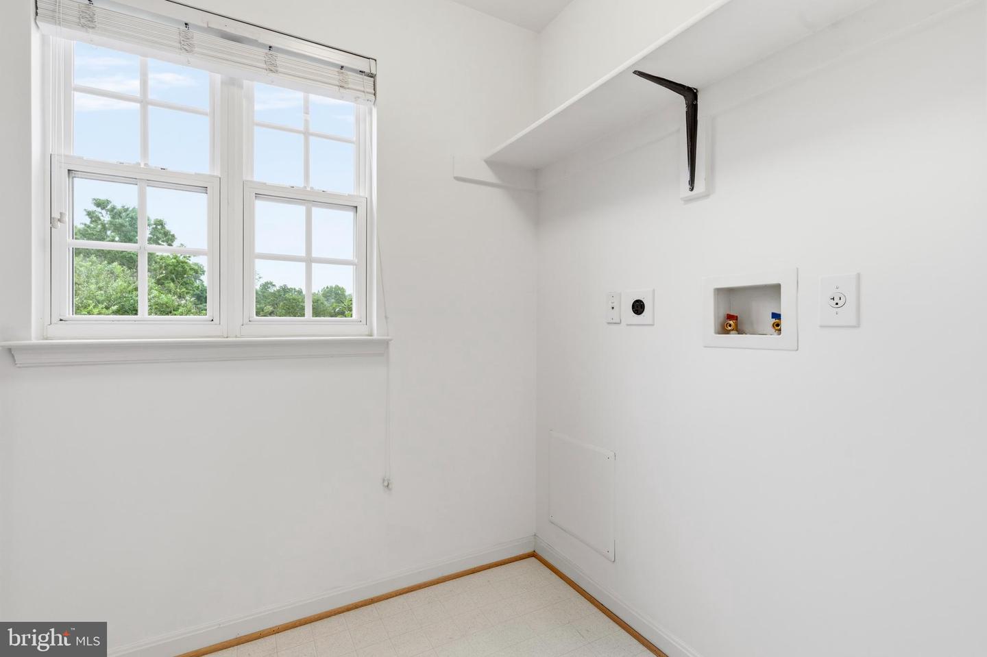 22409 Brook Point Way Property Photo 39