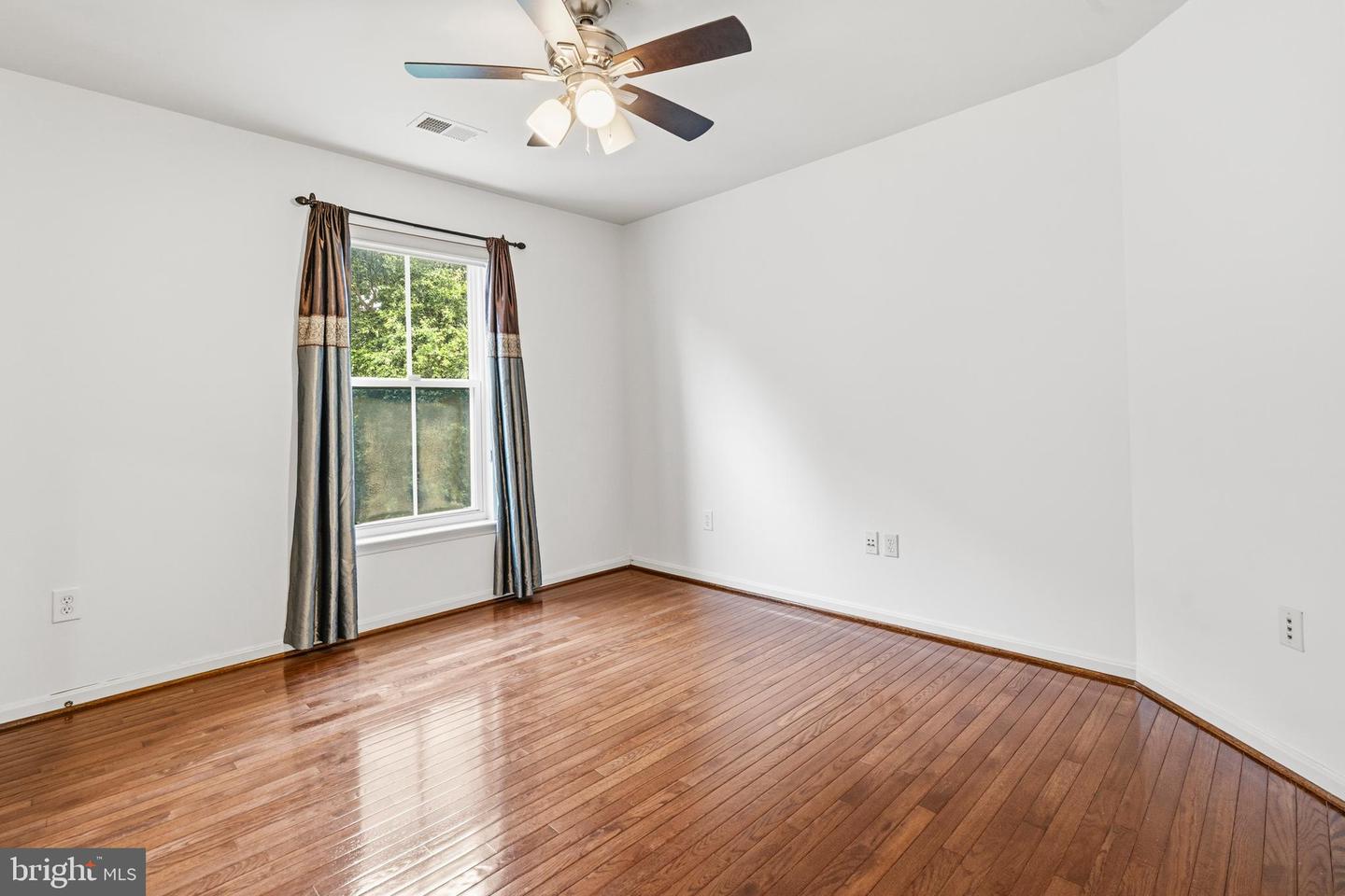 22409 Brook Point Way Property Photo 43