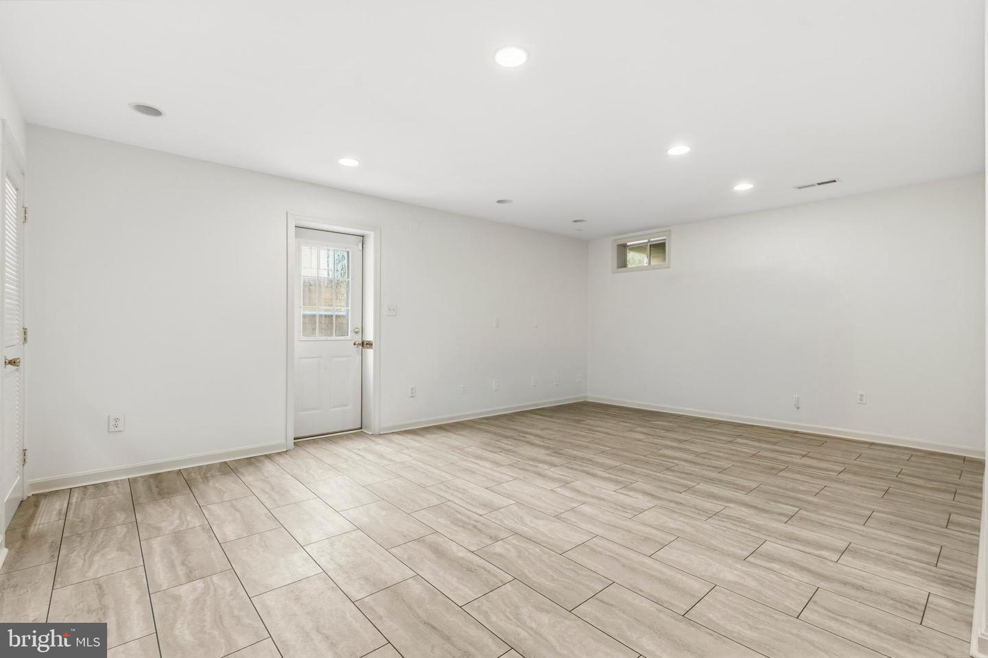 22409 Brook Point Way Property Photo 54