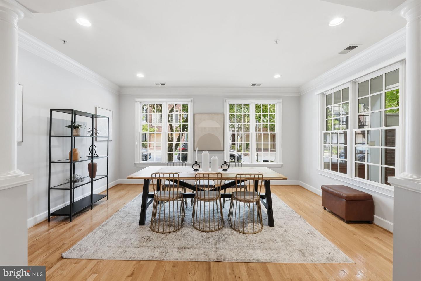 306 Oak Knoll Ter Property Photo 1