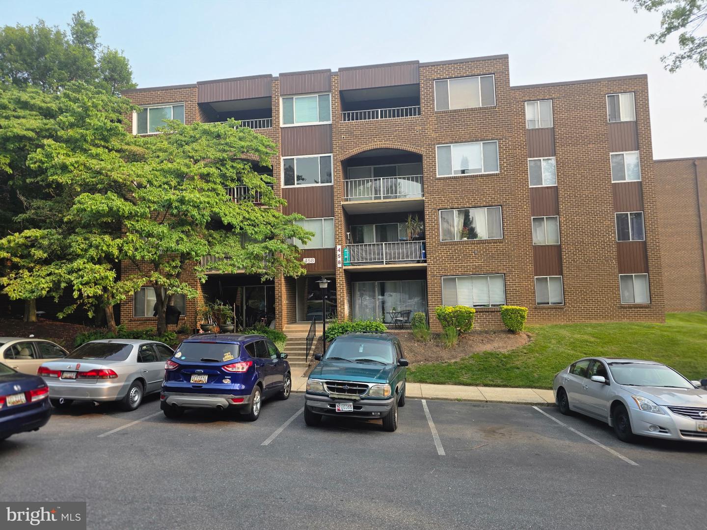 458 Girard St #390 Property Photo 1