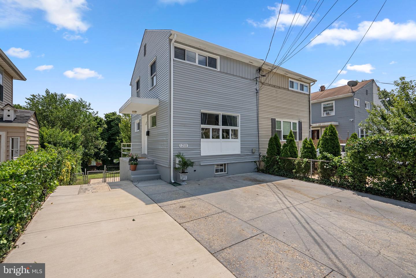 12111 BLUHILL RD Property Photo 1