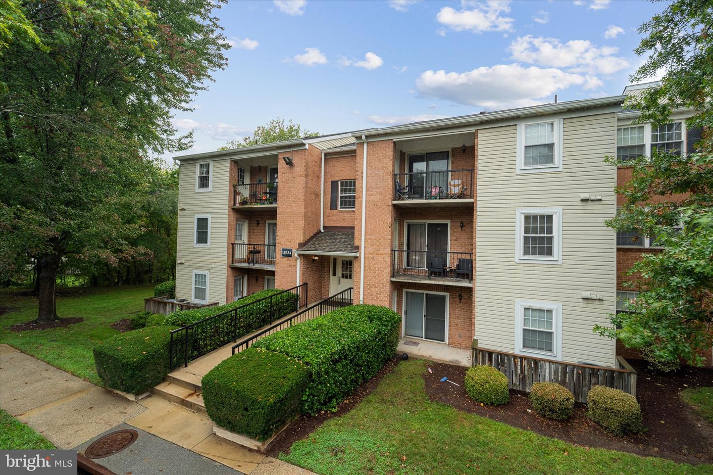 18334 Streamside Dr #303 Property Photo 2