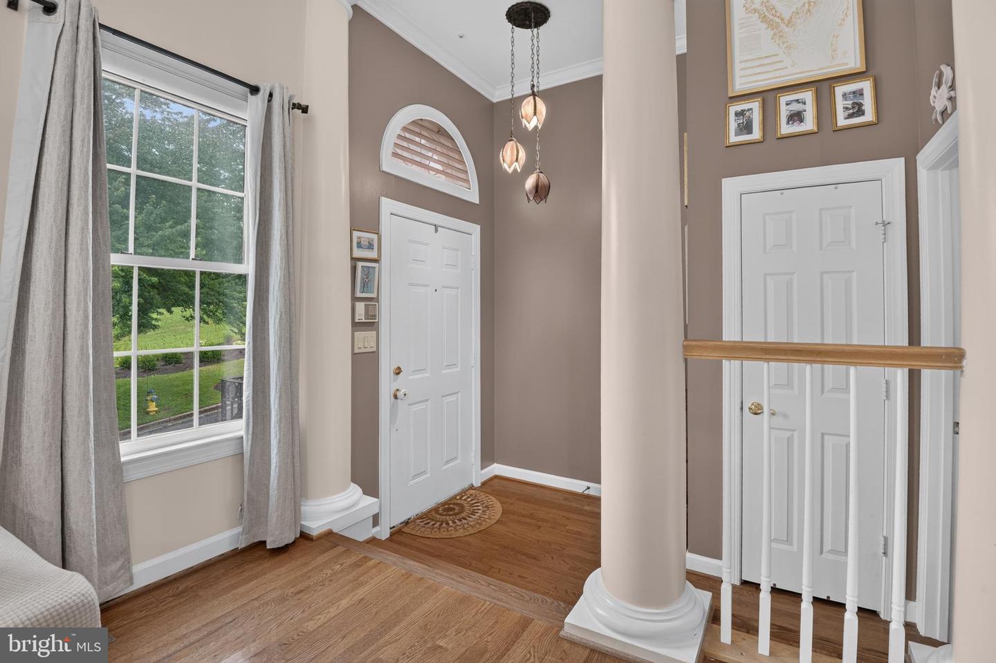 105 Crofton Hill Ln Property Photo 2