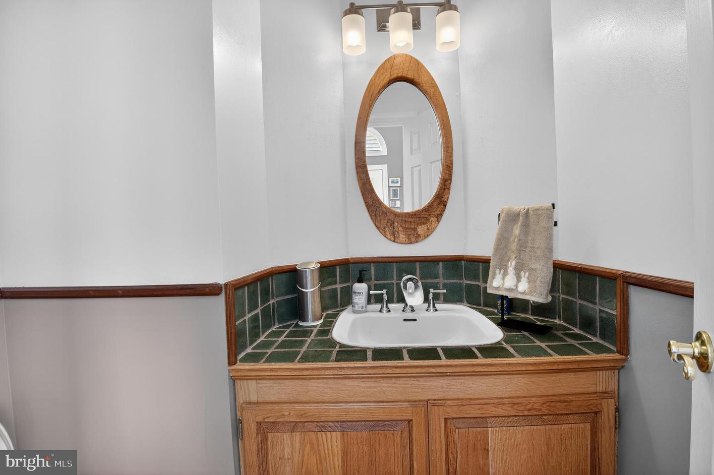 105 Crofton Hill Ln Property Photo 8